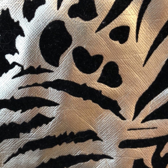 Betsey Johnson, black gold velvet purse. NWOT chain handle animal  print - Picture 5 of 10